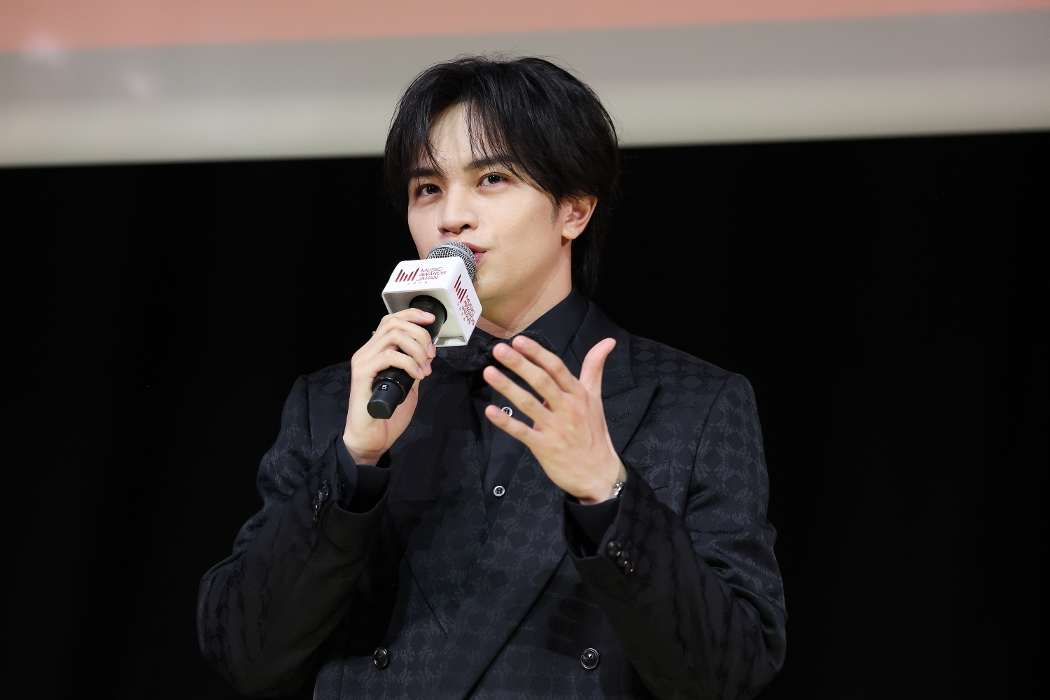 「『MUSIC AWARDS JAPAN 2026』ノミネート作品発表会」より中島健人。
