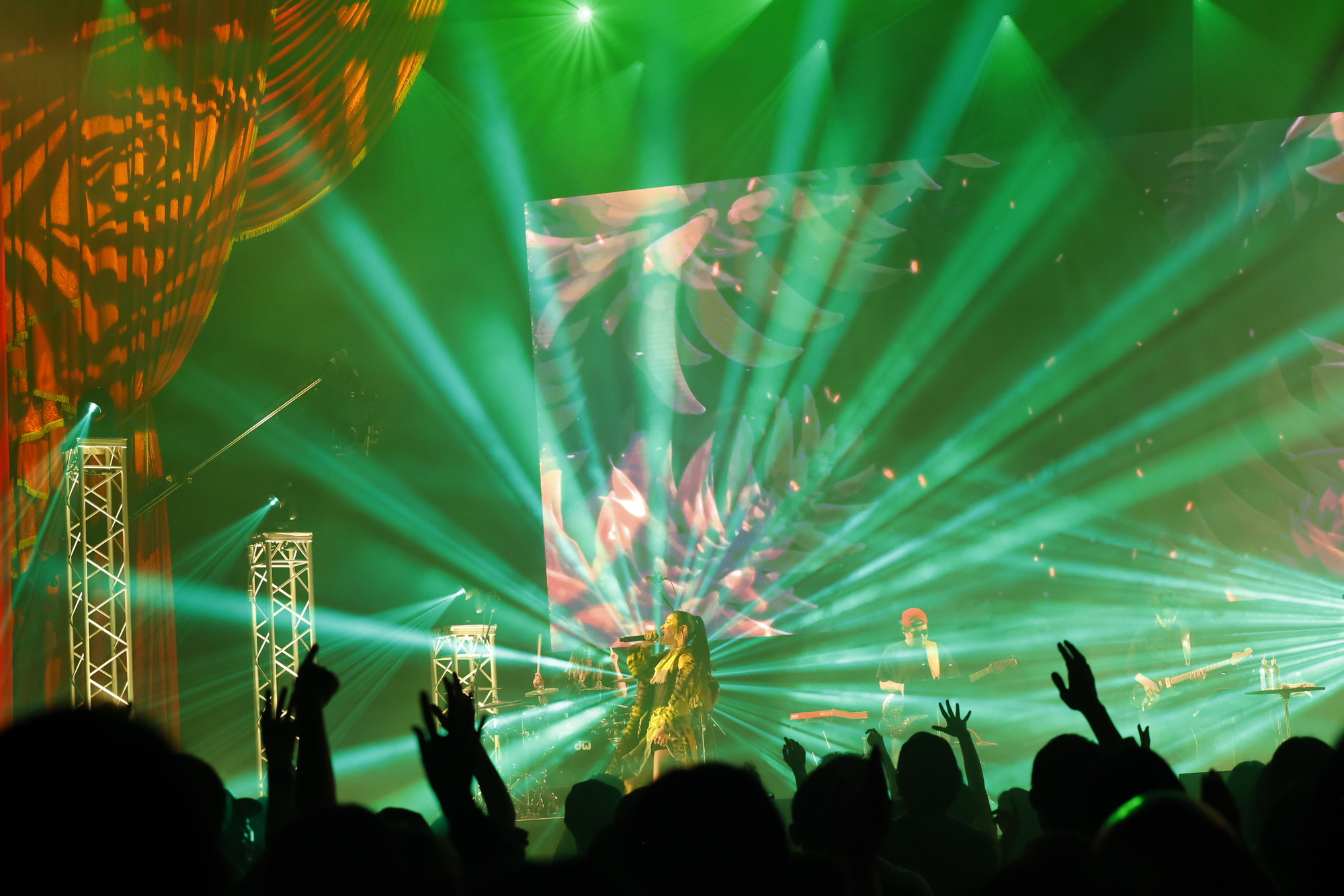 新しい学校のリーダーズ、Awich、羊文学、LANAが出演「MUSIC AWARDS JAPAN WEEK SPECIAL LIVE Billboard JAPAN | Spotify present Women In Music - EQUAL STAGE」レポート