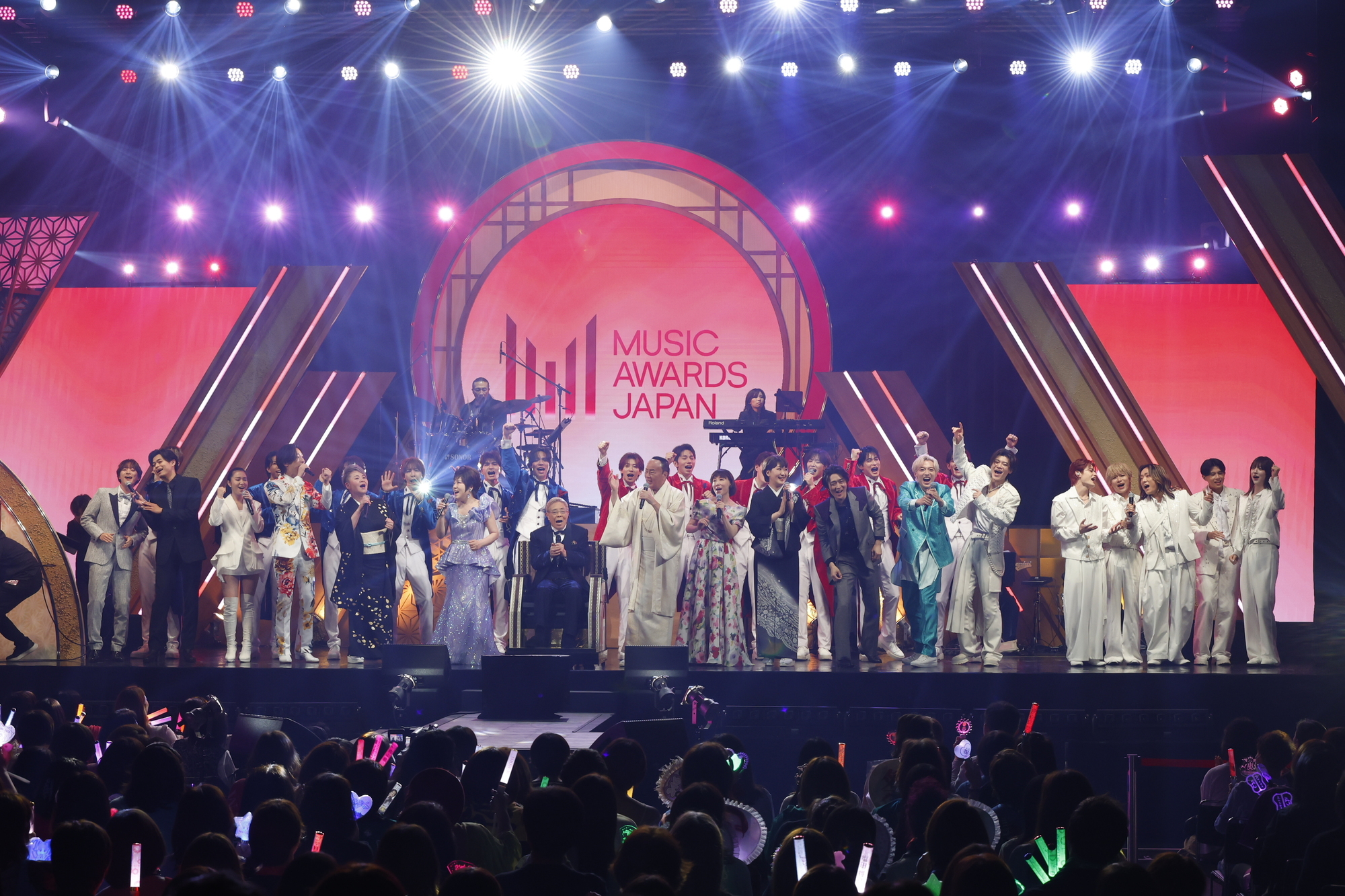 北島三郎から若い世代へと引き継がれる“道”──「MUSIC AWARDS JAPAN 2026 演歌・歌謡曲LIVE［最優秀演歌・歌謡曲 楽曲賞 授賞式］」レポート